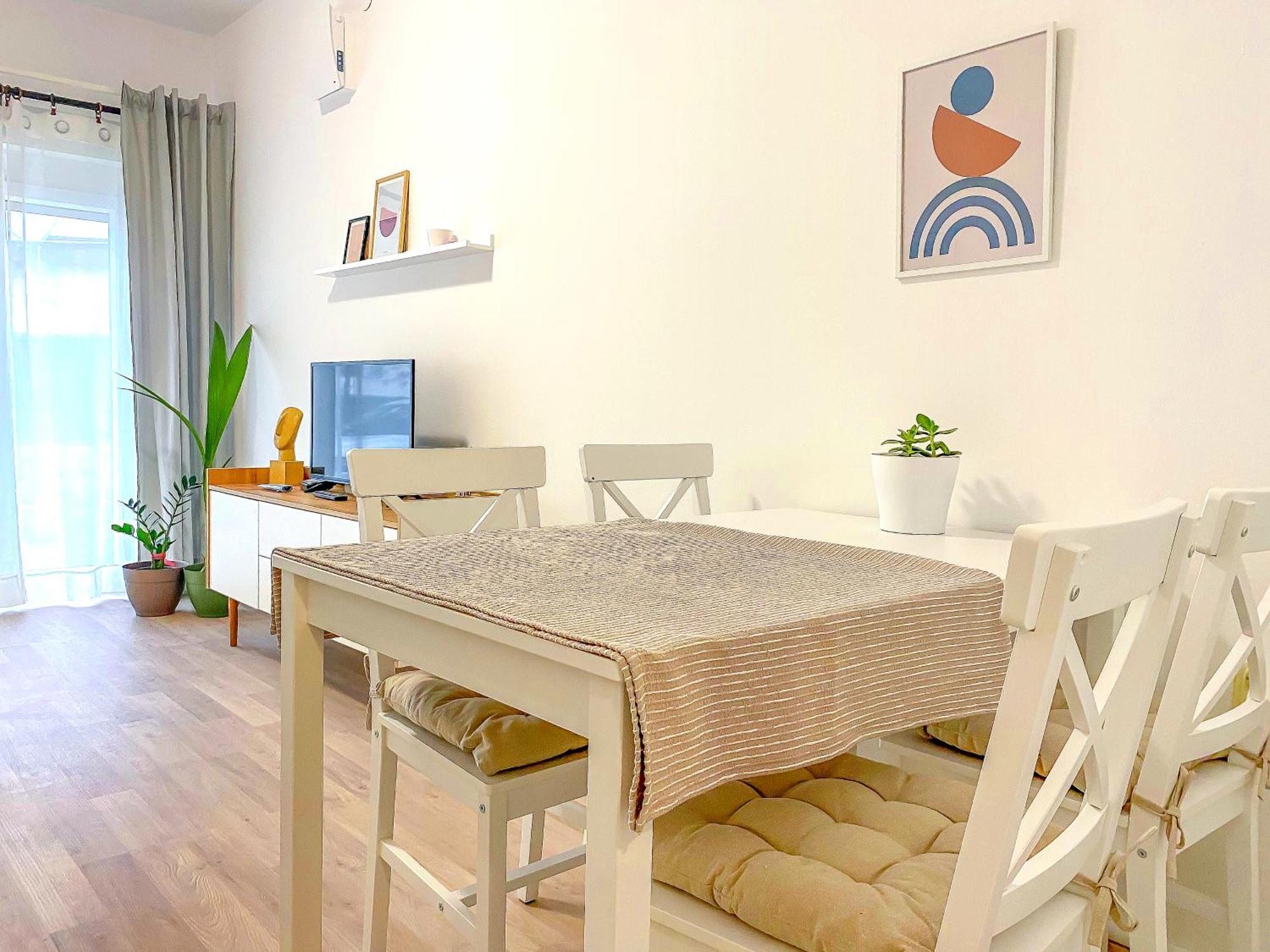 Tena With Private Parking Apartment Pula