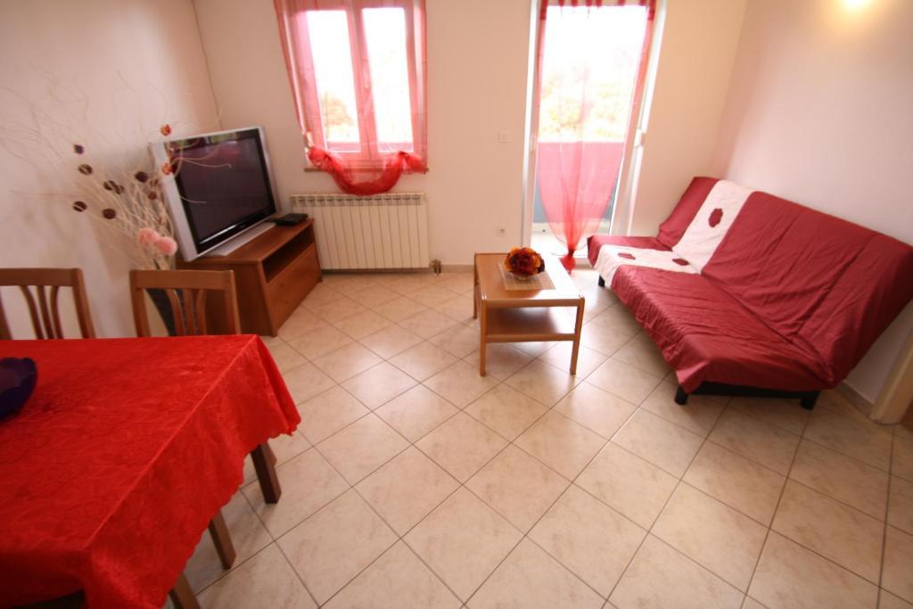 Tena With Private Parking Apartment Pula