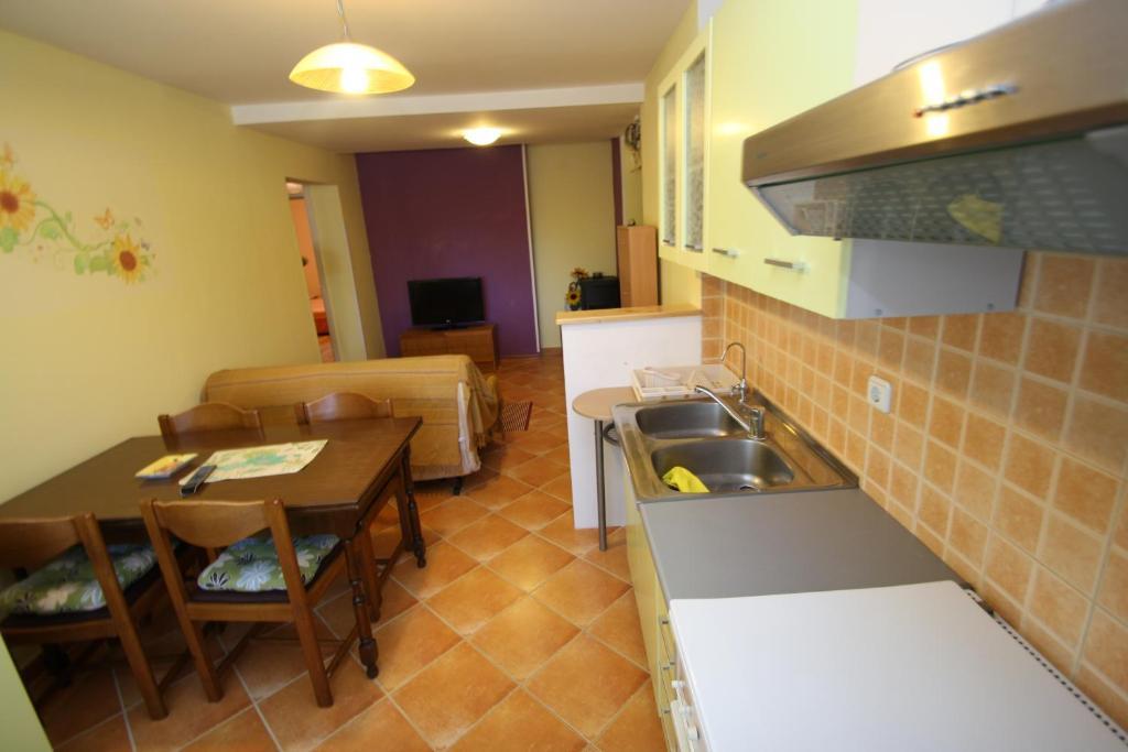 Tena With Private Parking Apartment