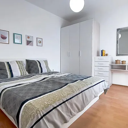 Apartments Tena With Private Parking Pula Exterior photo
