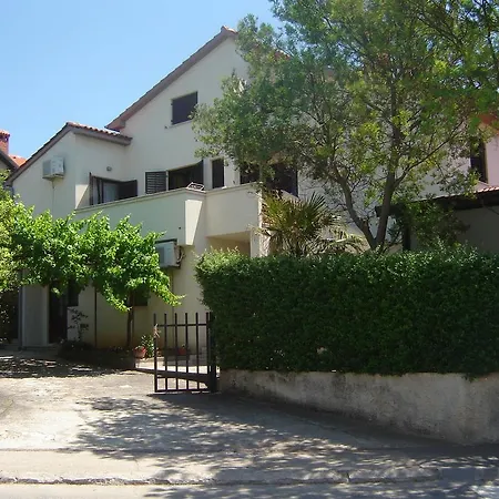 Apartments Tena With Private Parking Pula Exterior photo