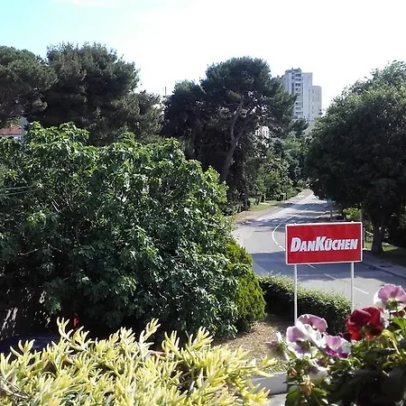 Apartments Tena With Private Parking Pula Exterior photo