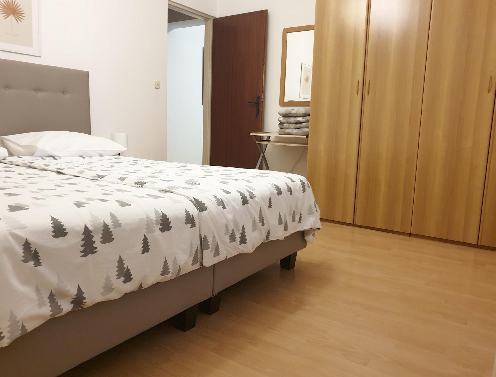 Tena With Private Parking Apartment Pula