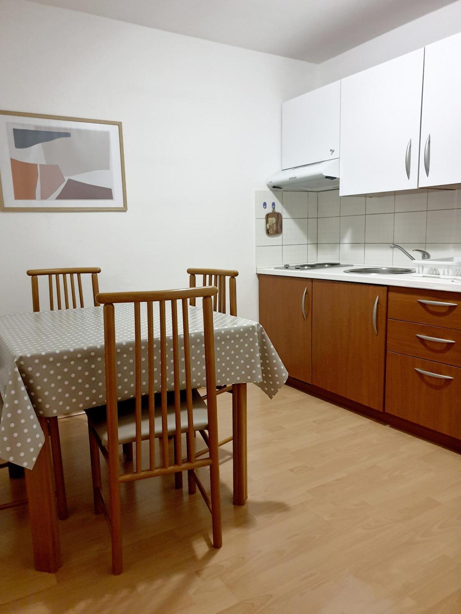 Apartment Tena With Private Parking Pula