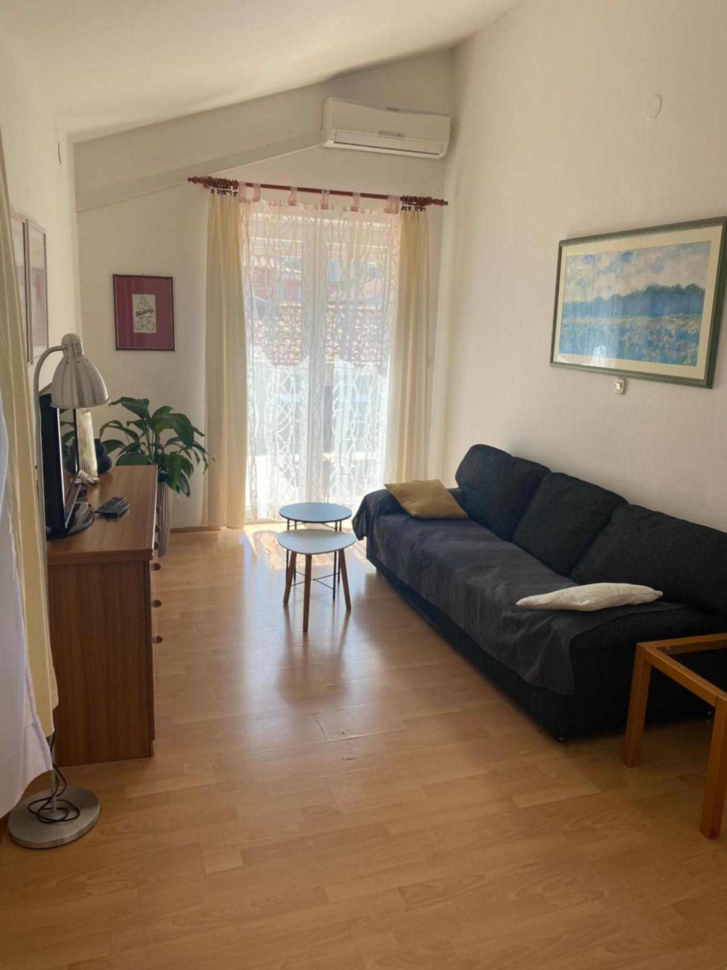 Tena With Private Parking Apartment Pula