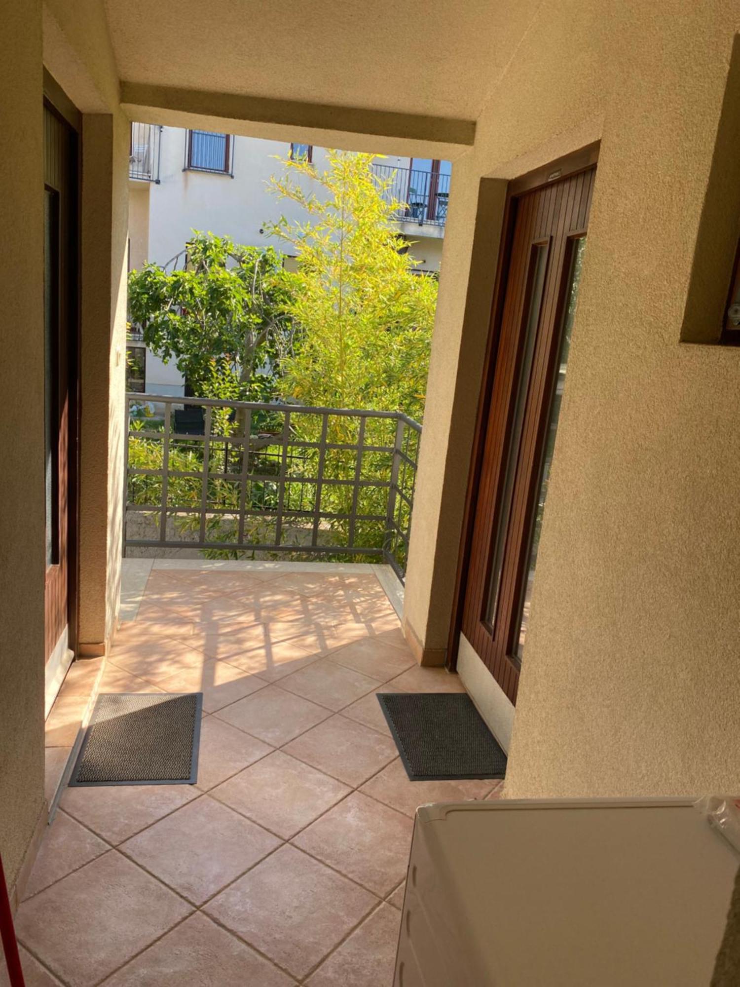Tena With Private Parking Apartment Pula