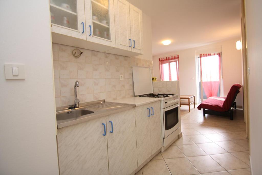 Tena With Private Parking * Pula