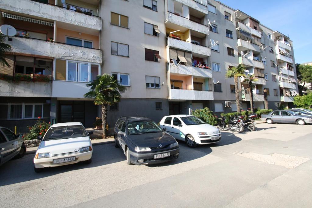 Tena With Private Parking