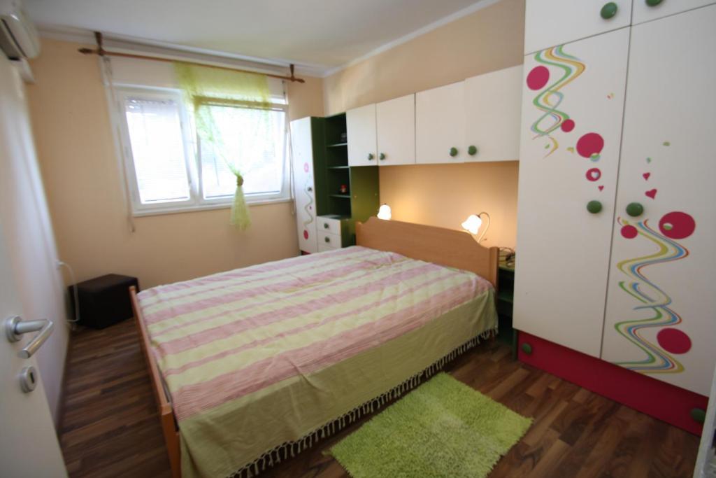 Tena With Private Parking Apartman *