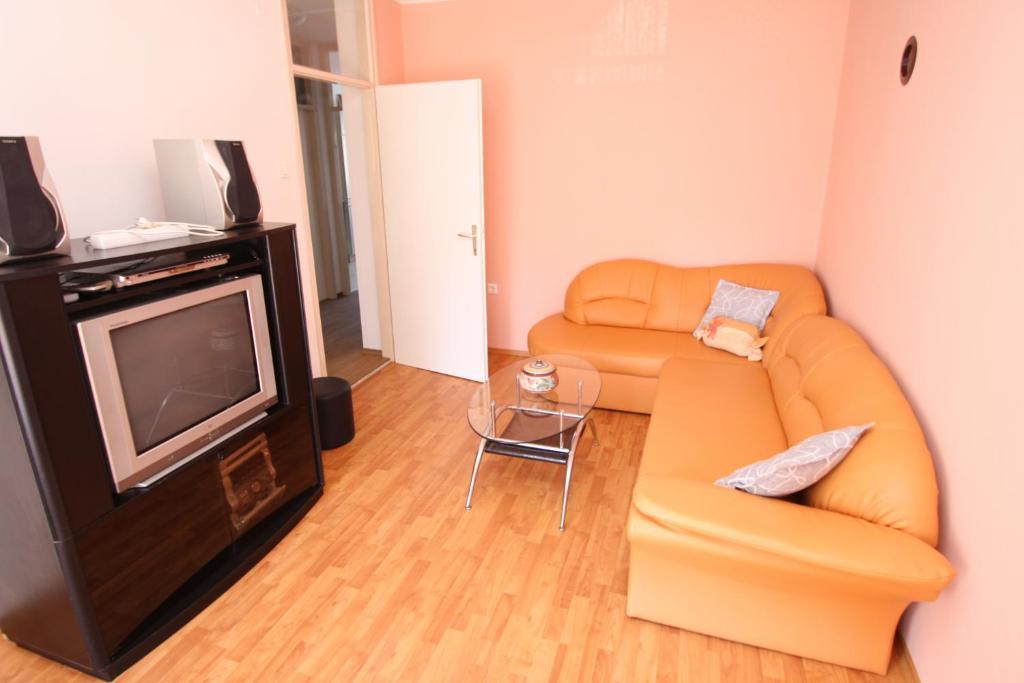 Apartment Tena With Private Parking Pula