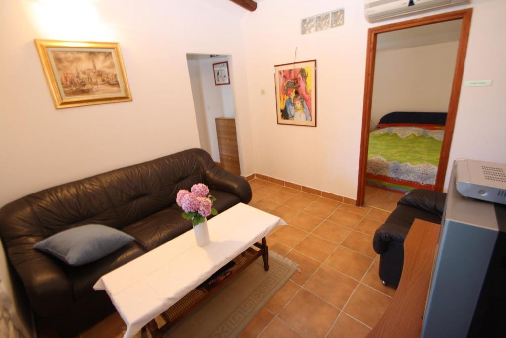Apartment Tena With Private Parking *