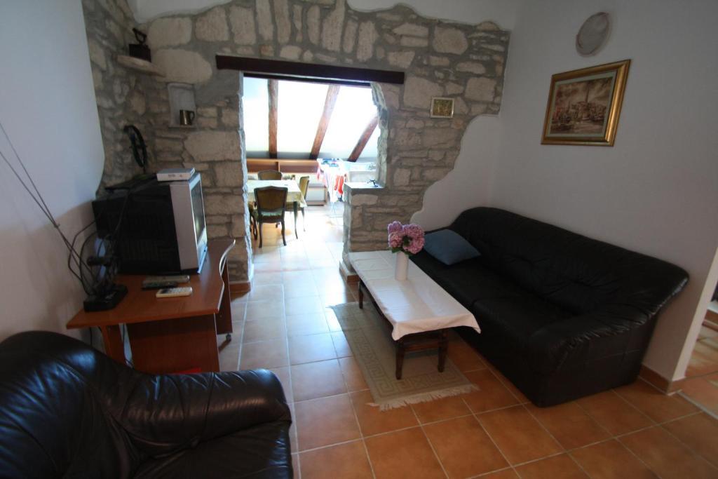 Tena With Private Parking Apartment